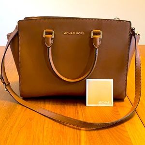 Michael Kors Large Jet Set Purse